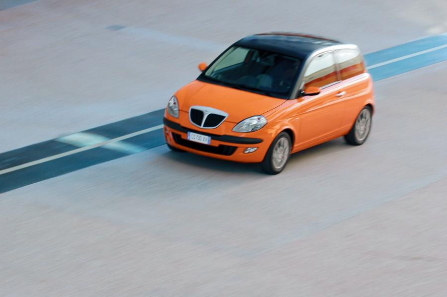  Lancia Ypsilon by MomoDesign 2005 года  (фото 11 из 29)